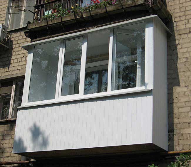 Заказать пластиковое остекление балкона в хрущёвке в Туле: отличные цены