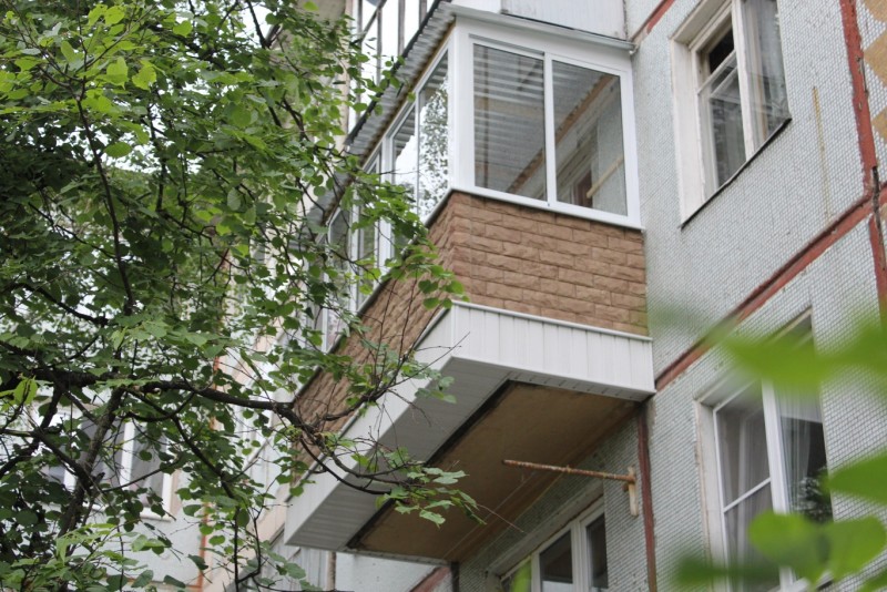 Выносное балконное остекление